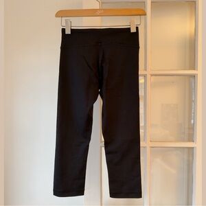 Zobha Black Capri Leggings with Stretch Waistband and Compression size XS